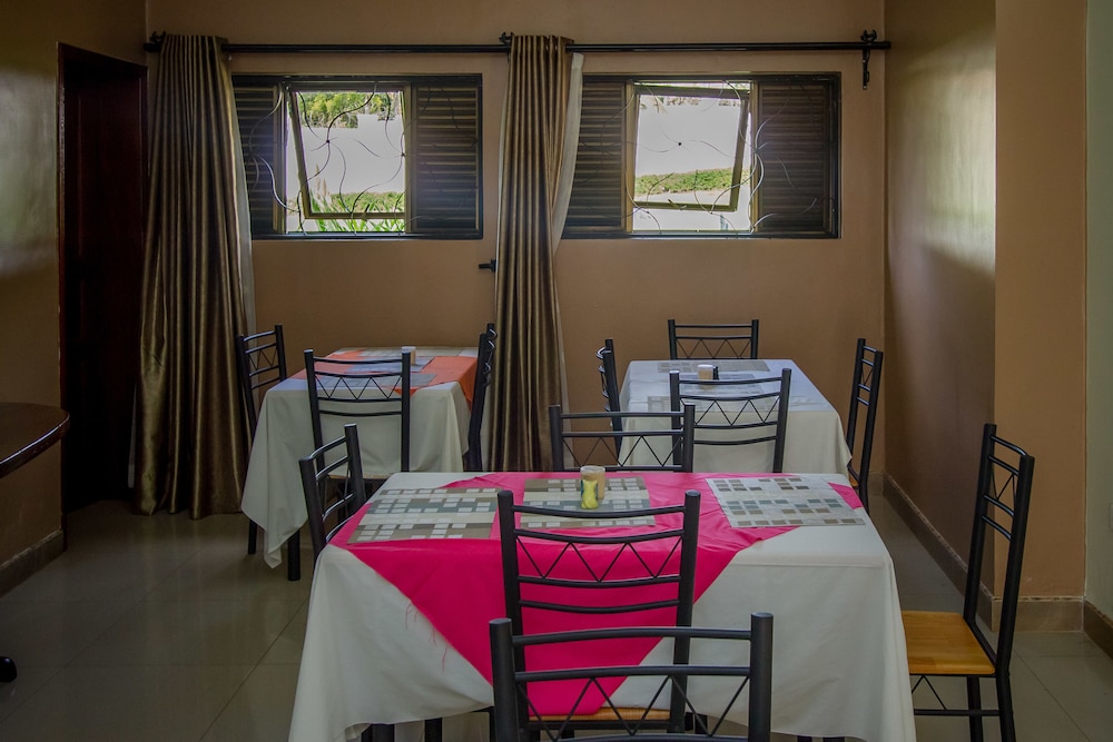 Askay Hotel Suites Entebbe 28/43