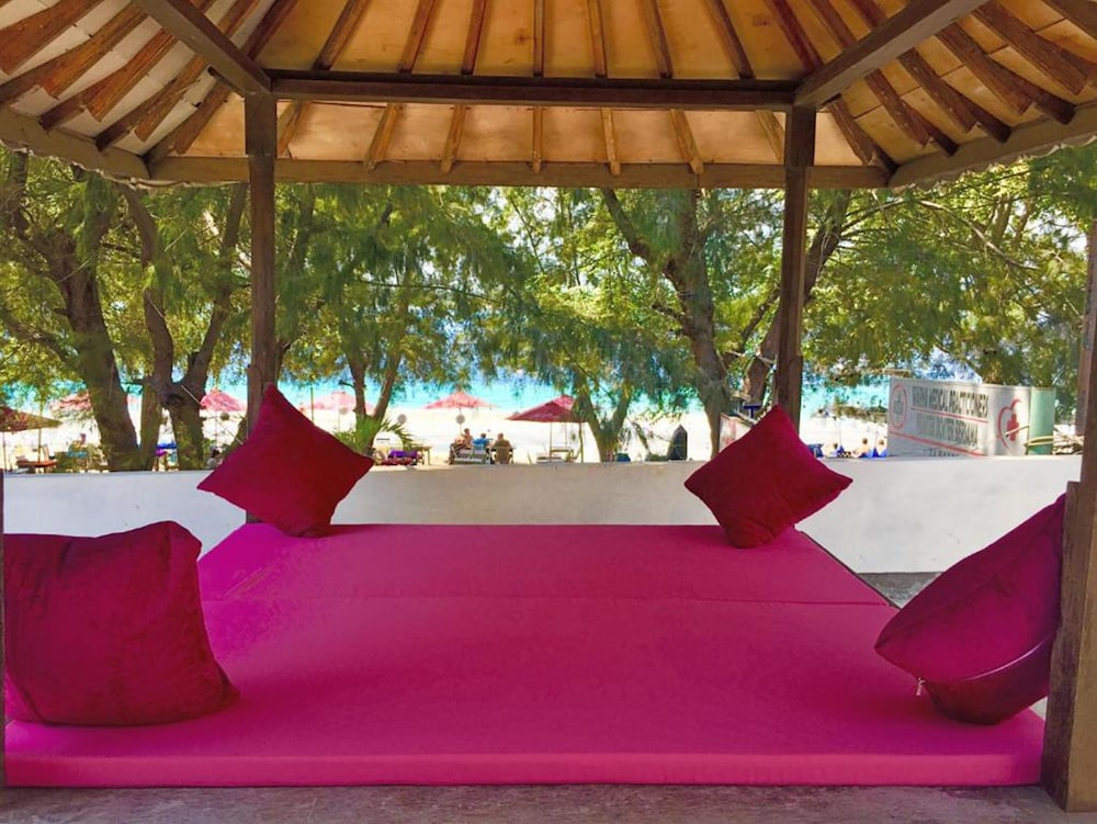 Warna Beach Hotel 27/46
