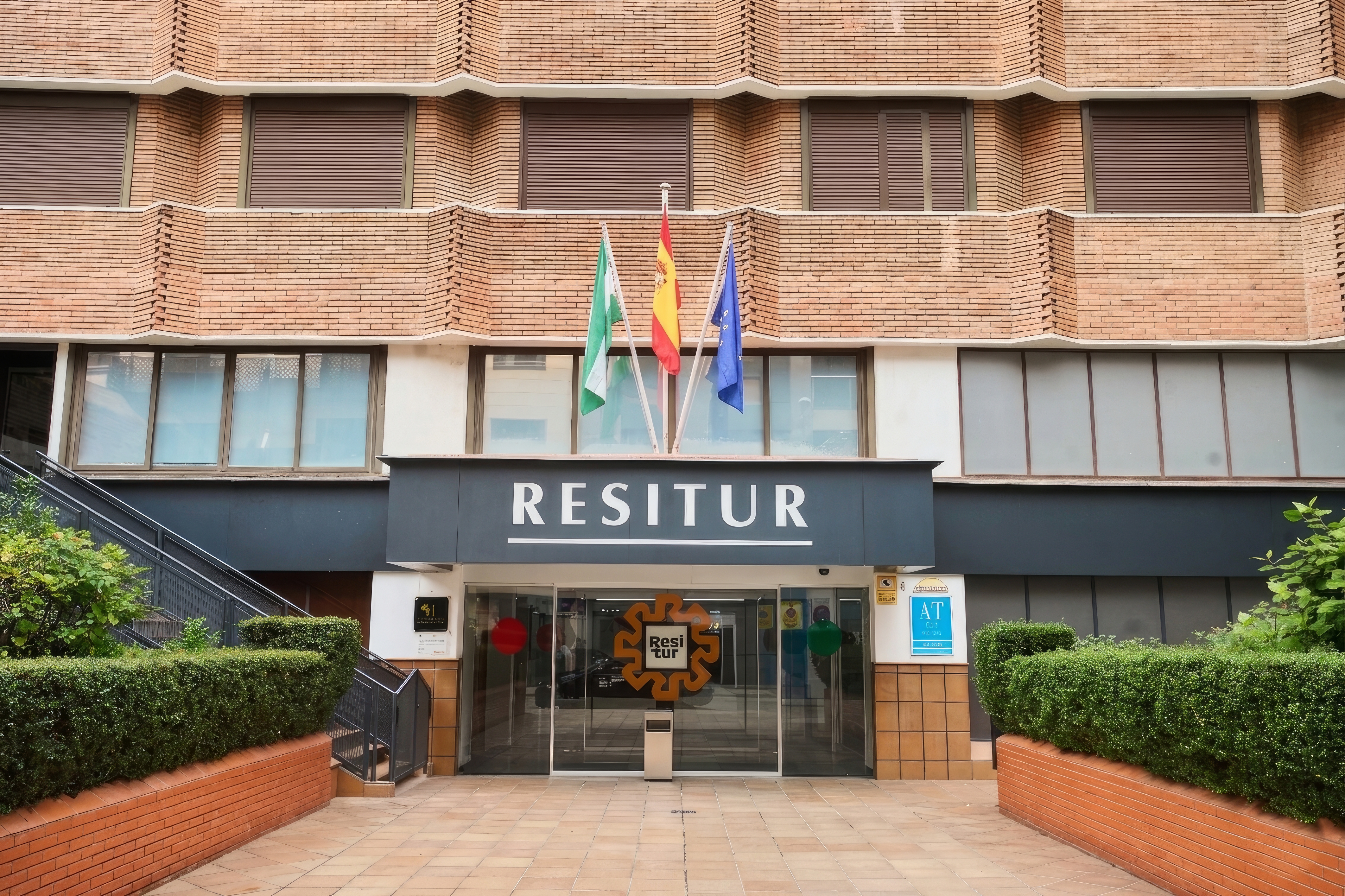 Resitur Apartamentos Turisticos En Seville 1/50
