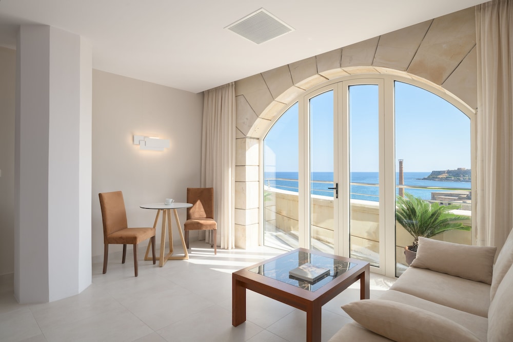 Macaris Suites And Spa 31/66