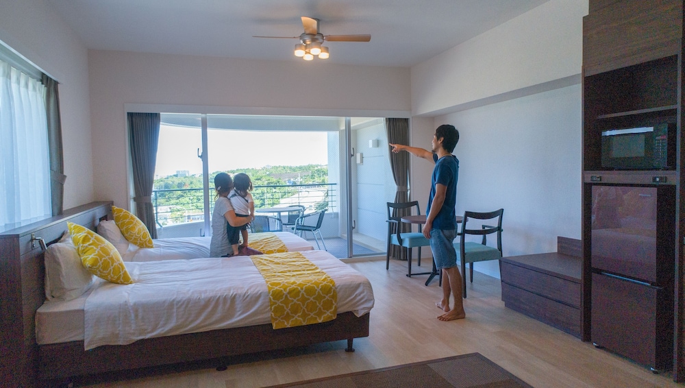 ROOM, TWIN BEDS, PARTIAL OCEAN VIEW