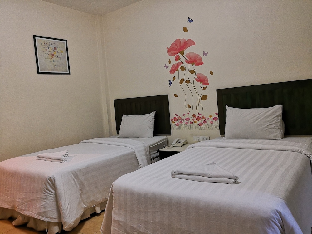 Baan Suksiri Hotel 12/36