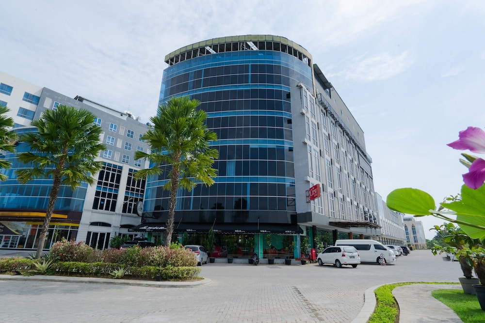 The Crew Hotel Kualanamu International Airport 1/22