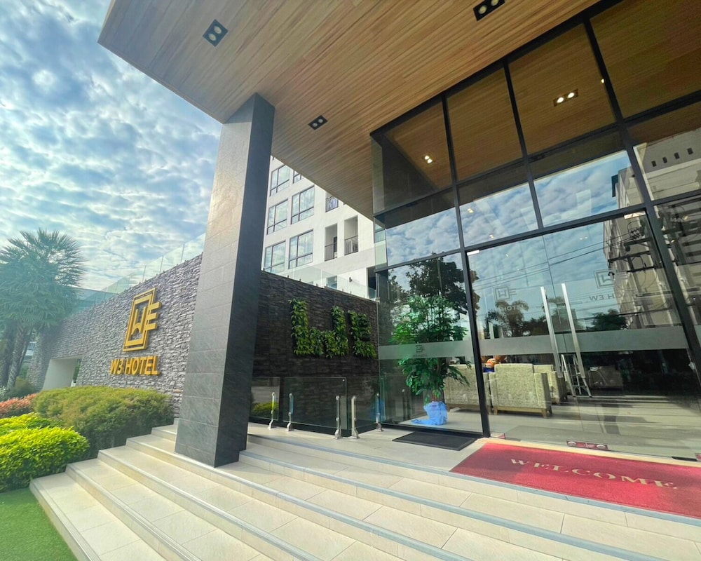W3 Hotel 4/50