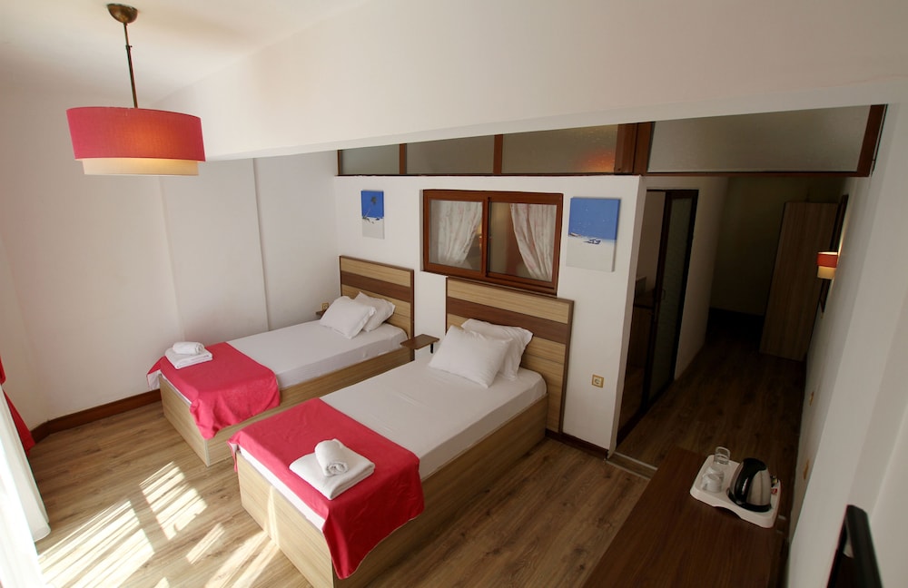 Eden Pyara Hotel Turunc 68/106