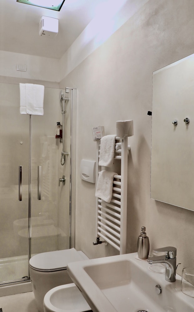 HOTEL NOEMI 42/45