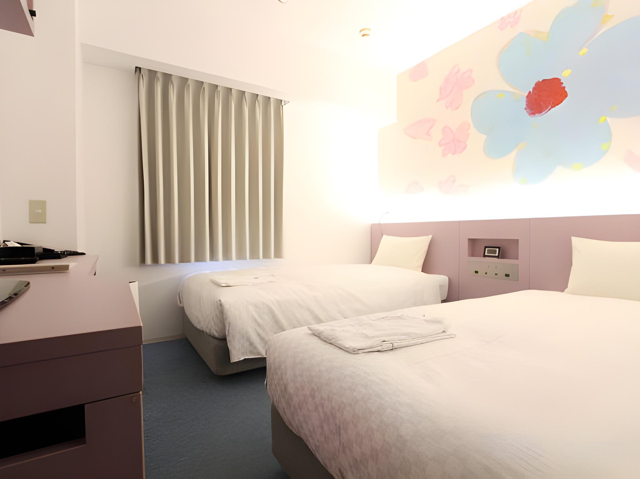 Moderate, Twin Beds, Smoking