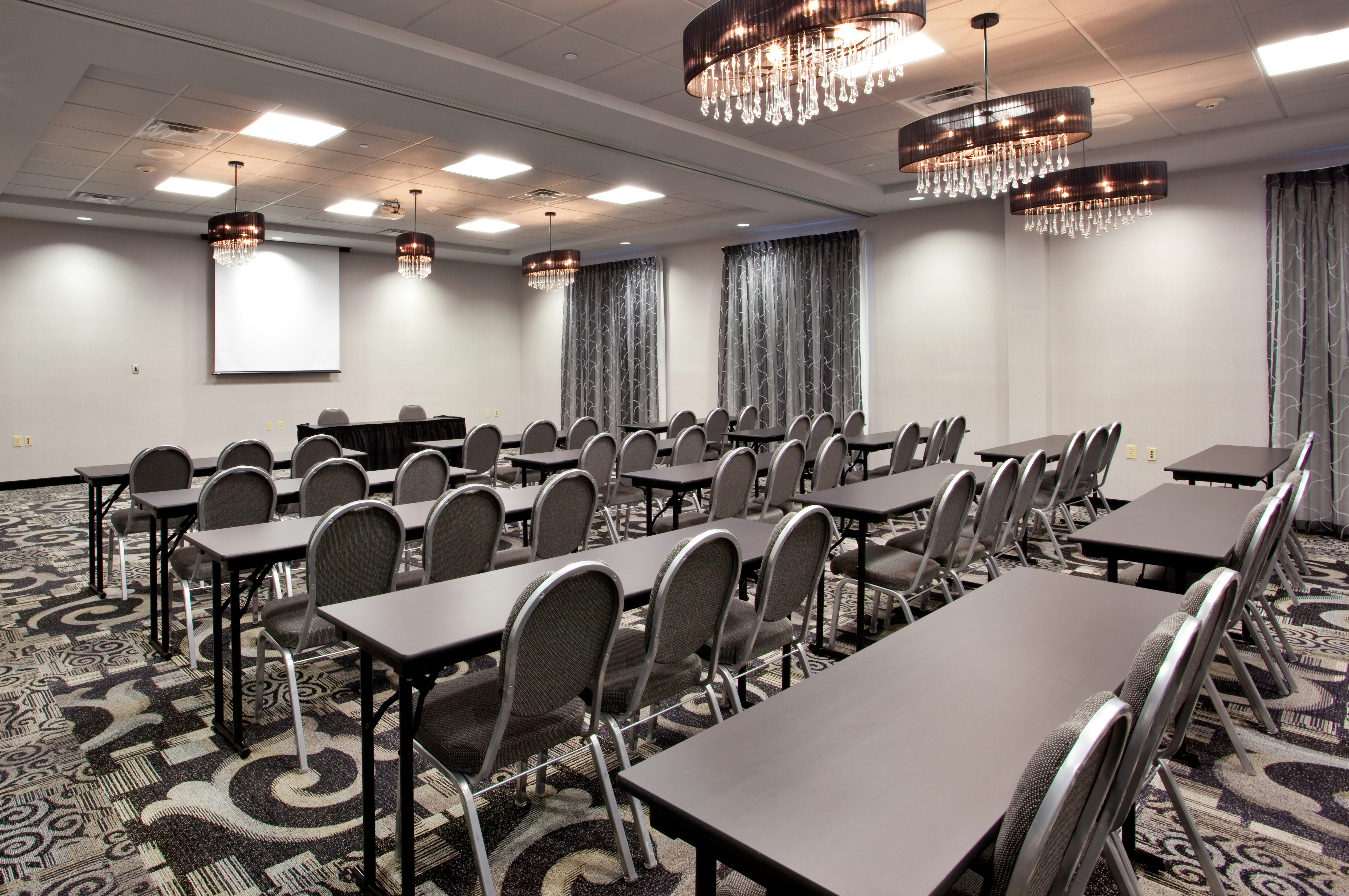 Holiday Inn Express Hotel And Suites Norfolk Airport 47/60