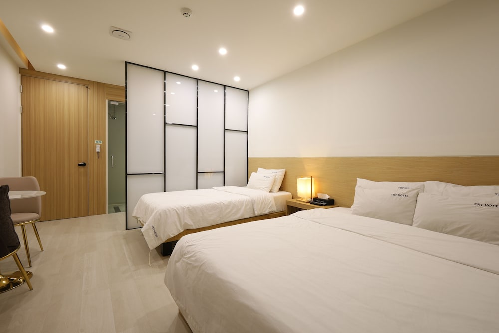TRT Hotel 10/50