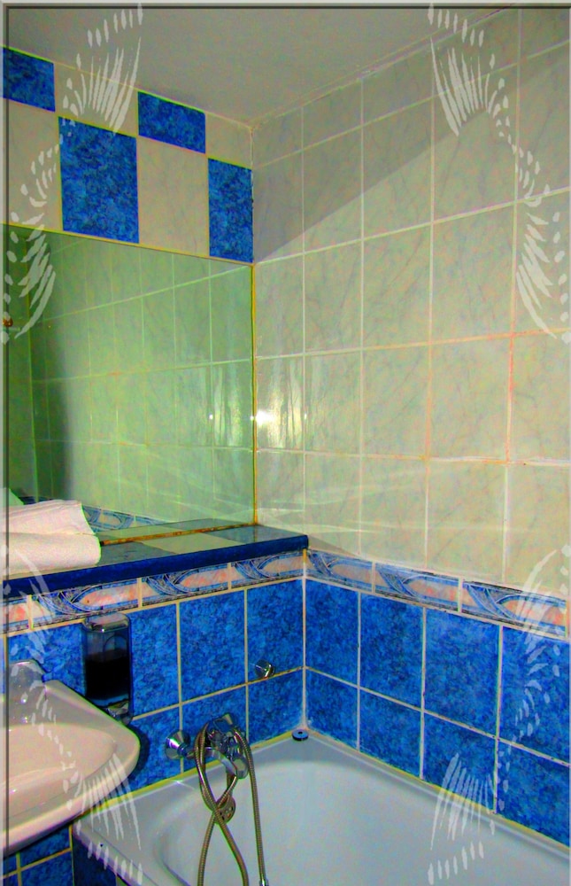 Aix Hotel 50/50