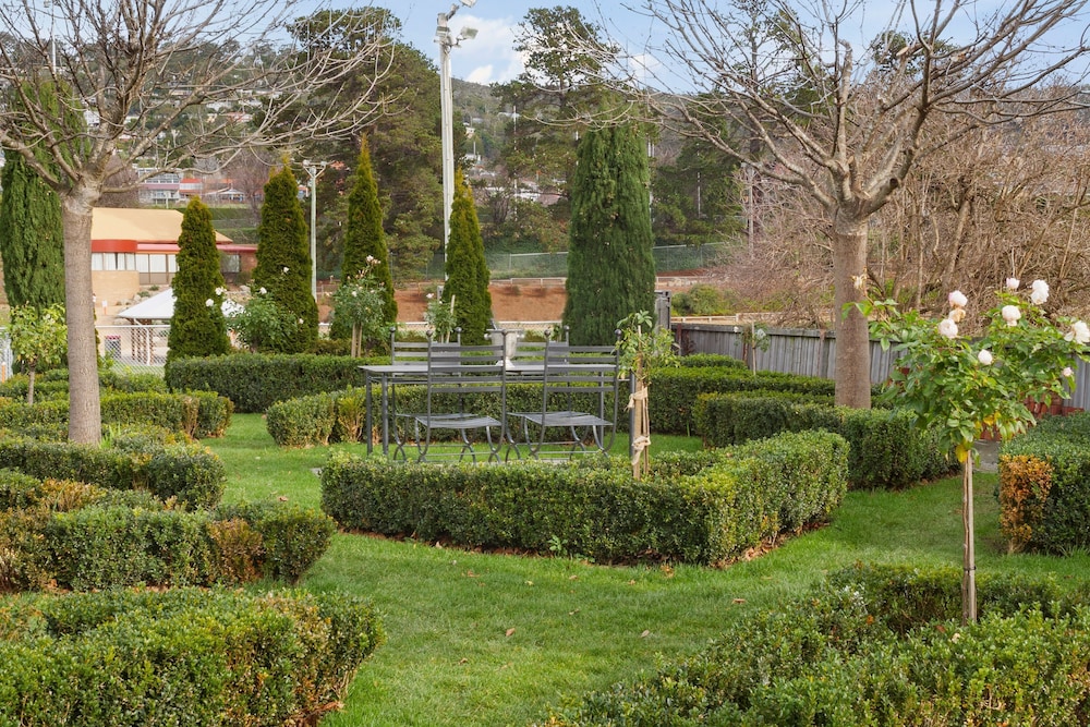 AMBERLEY HOUSE 39/50