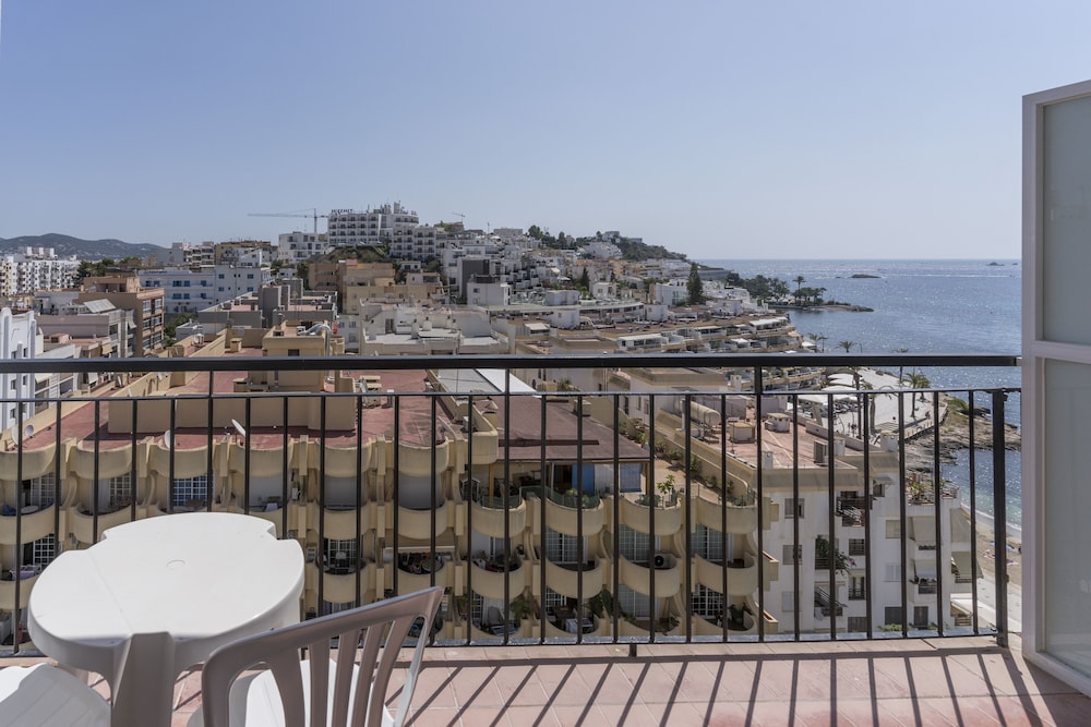 Suncoast Ibiza Hotel - Adults Only 66/77