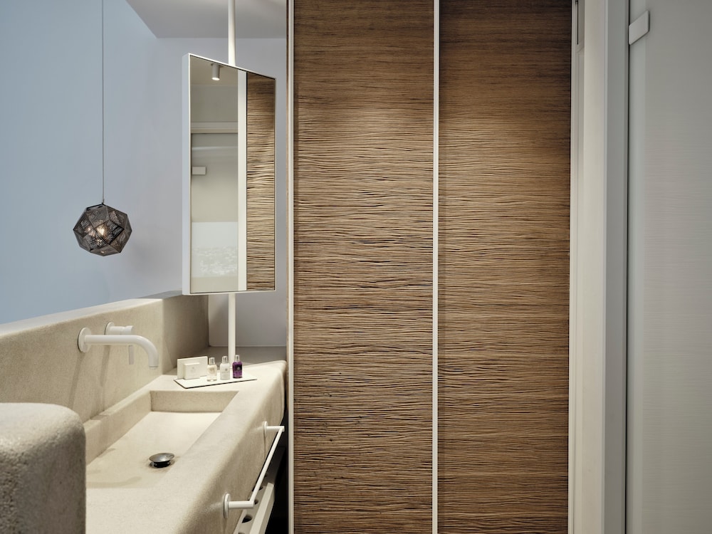 Mykonos No5 Suites and Villas 40/40