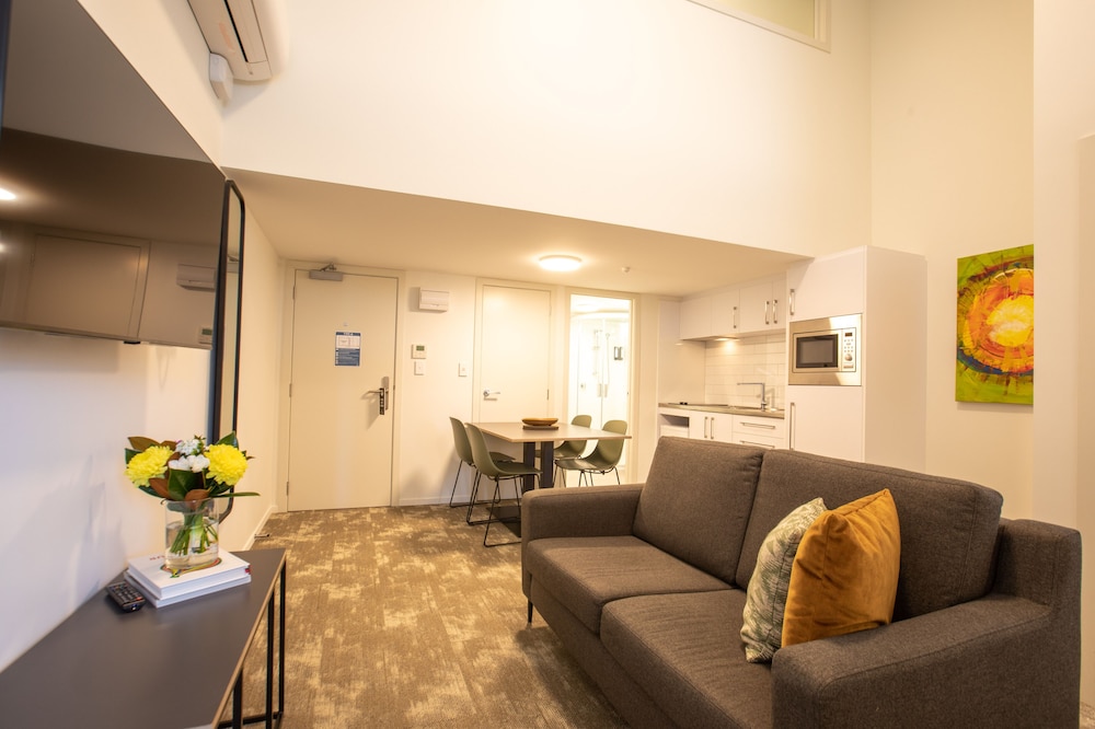 Sojourn Apartment Hotel Riddiford Street Limited 43/54