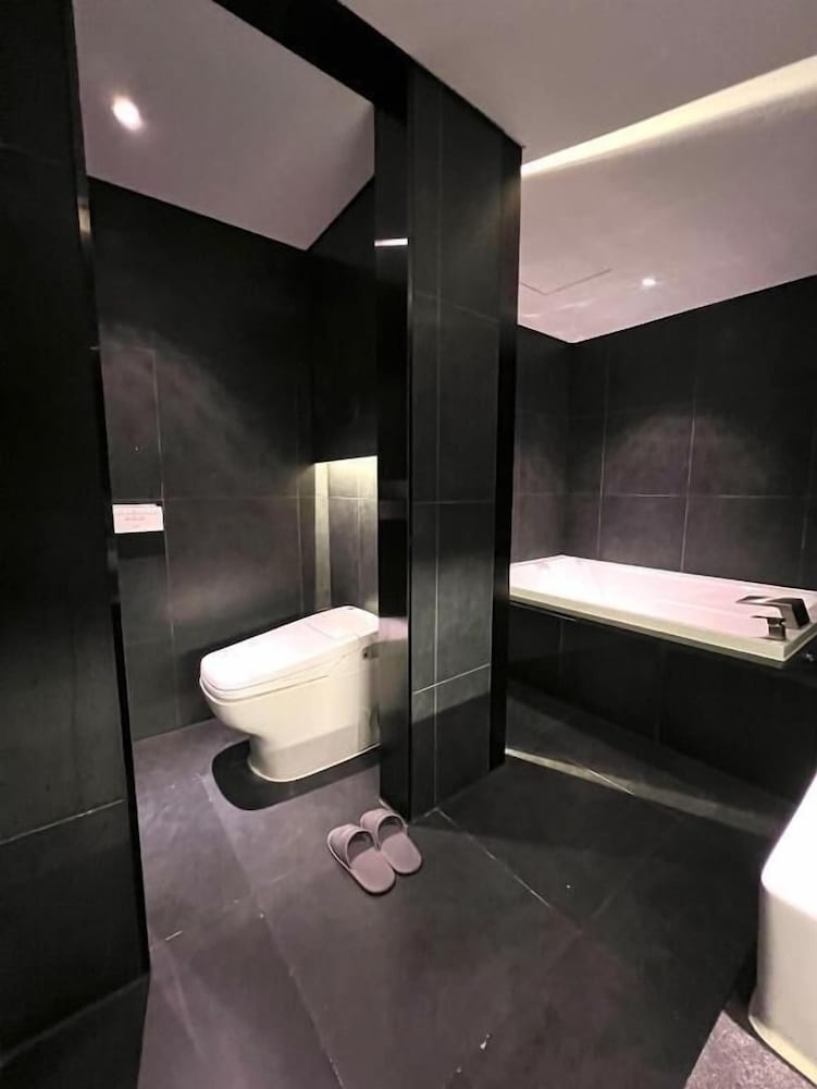Adlige Hotel 50/54