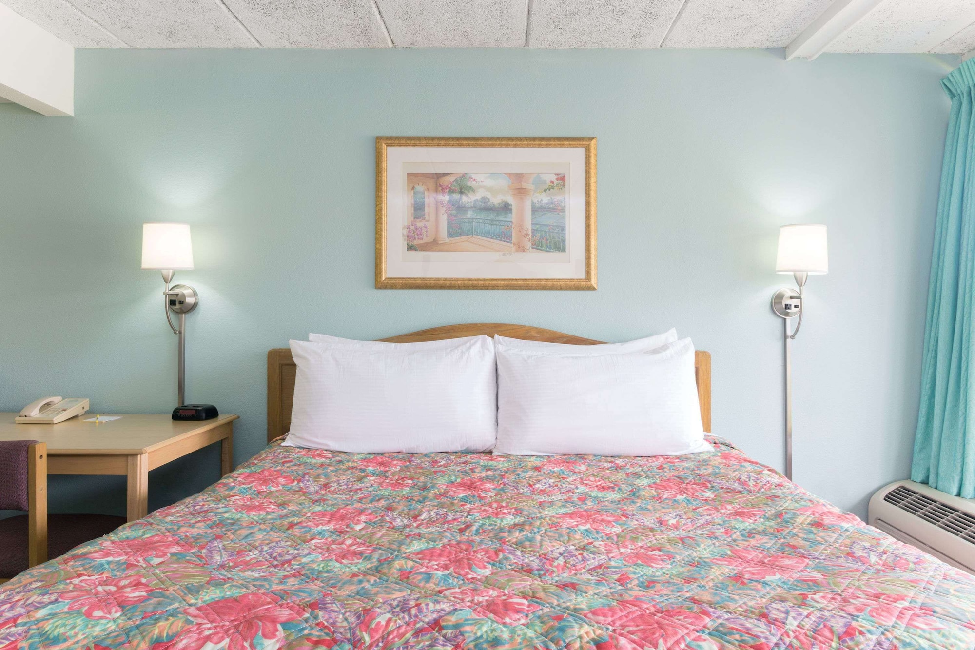 Room, 2 Double Beds, Partial View, Days Inn & Suites By Wyndham Jekyll Island 5/8