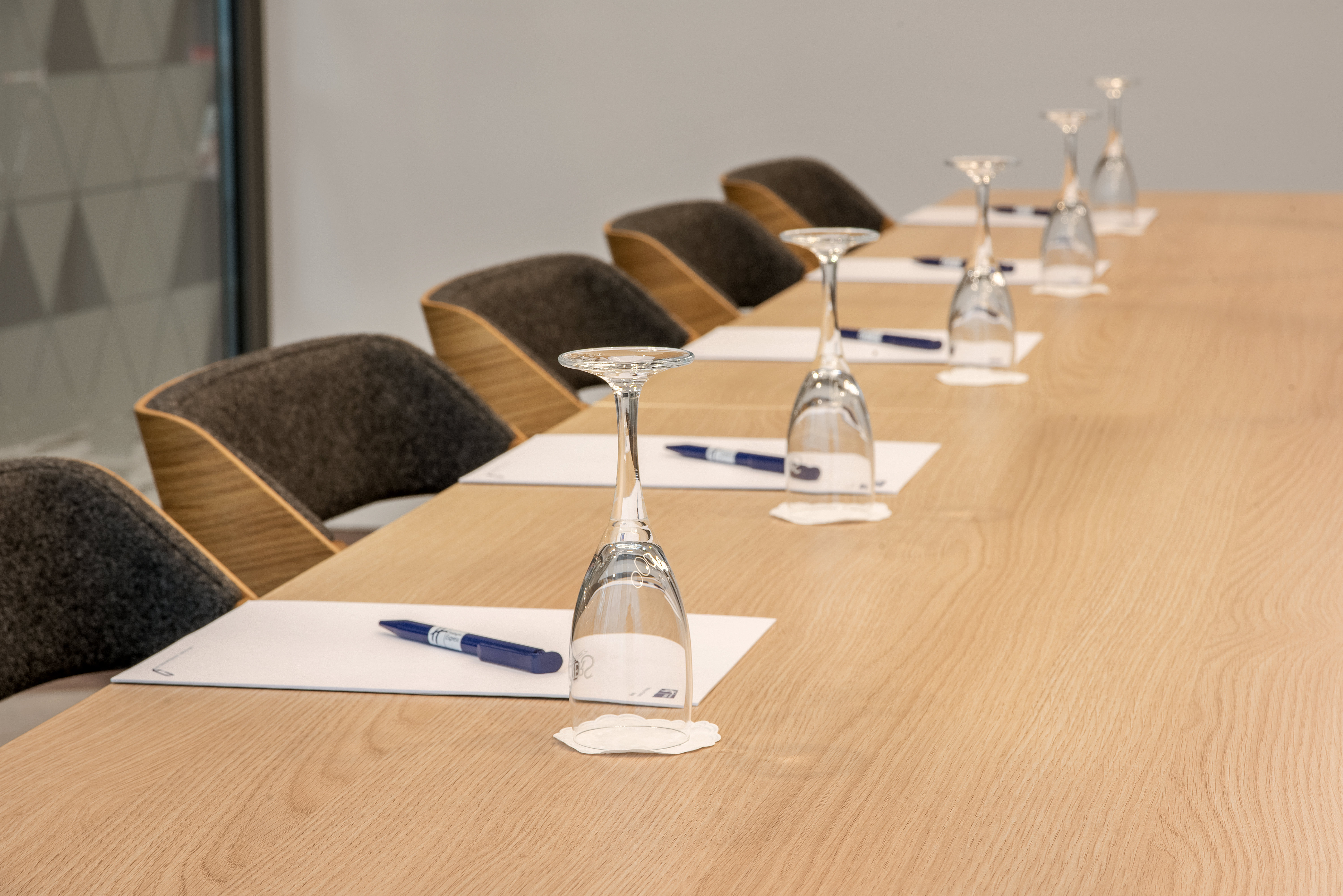 HOLIDAY INN EXPRESS SIEGEN 74/79