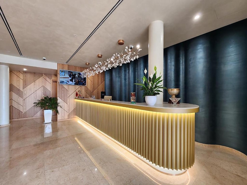 Lobby at Gold, VLORE