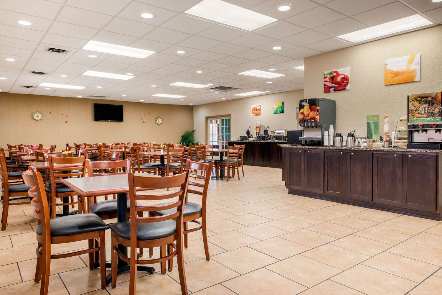 Quality Inn Huntingburg - Jasper 28/37