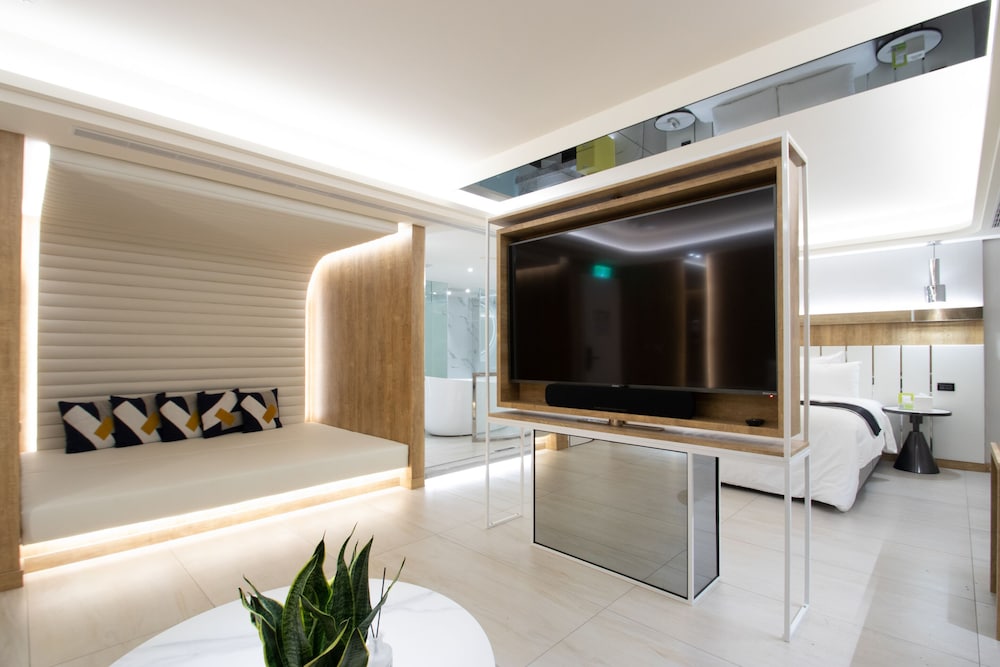 168 Motel Zhongli 2 27/54