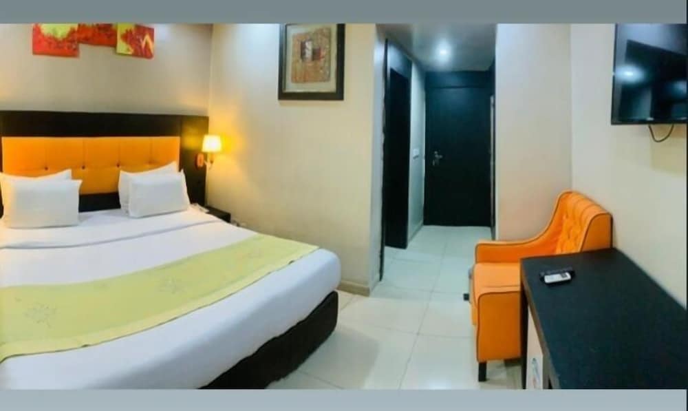 Oakspring Hotel &amp; Luxury Suites 17/50