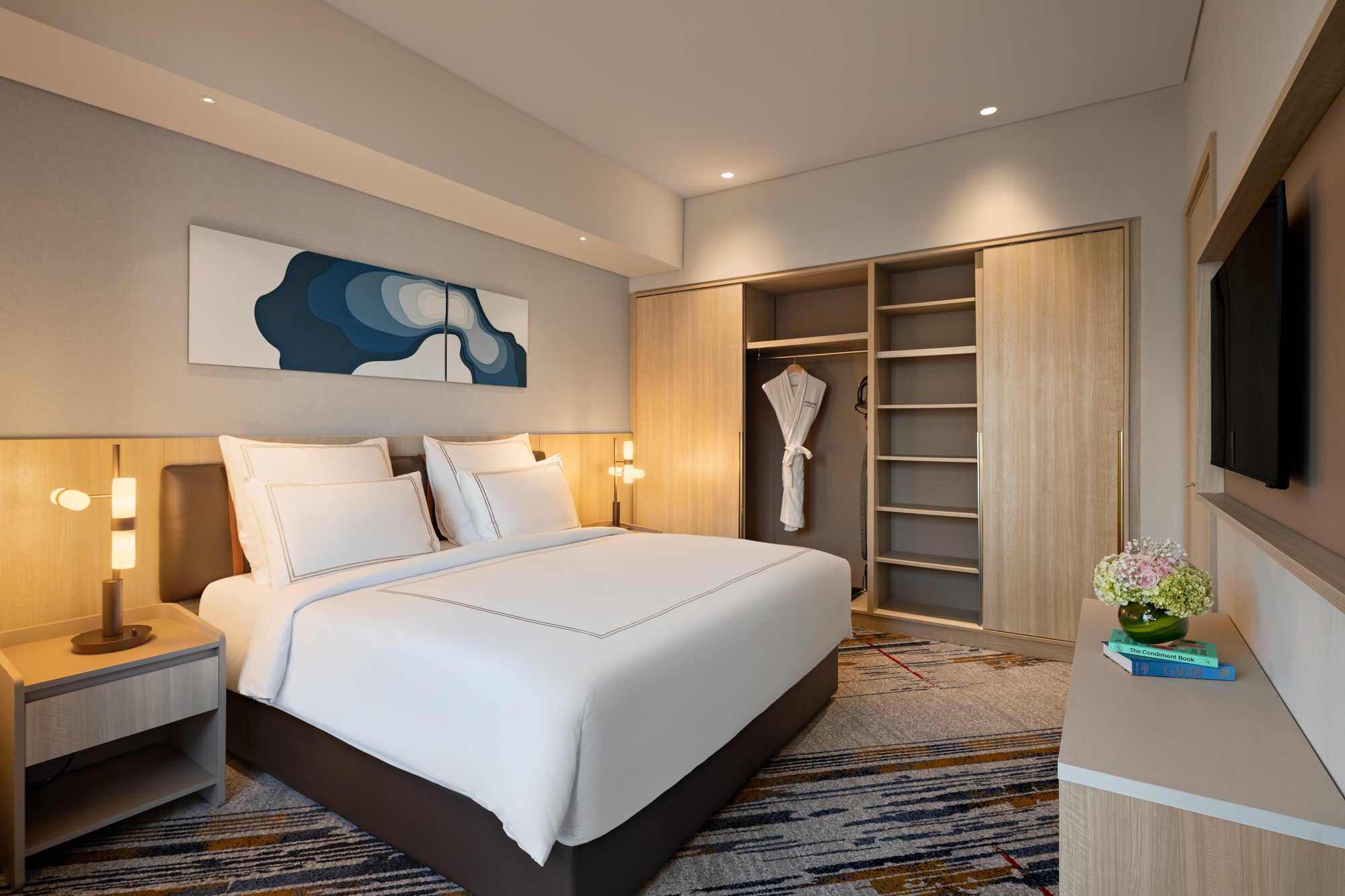 Signature, Swiss, Studio, King Bed