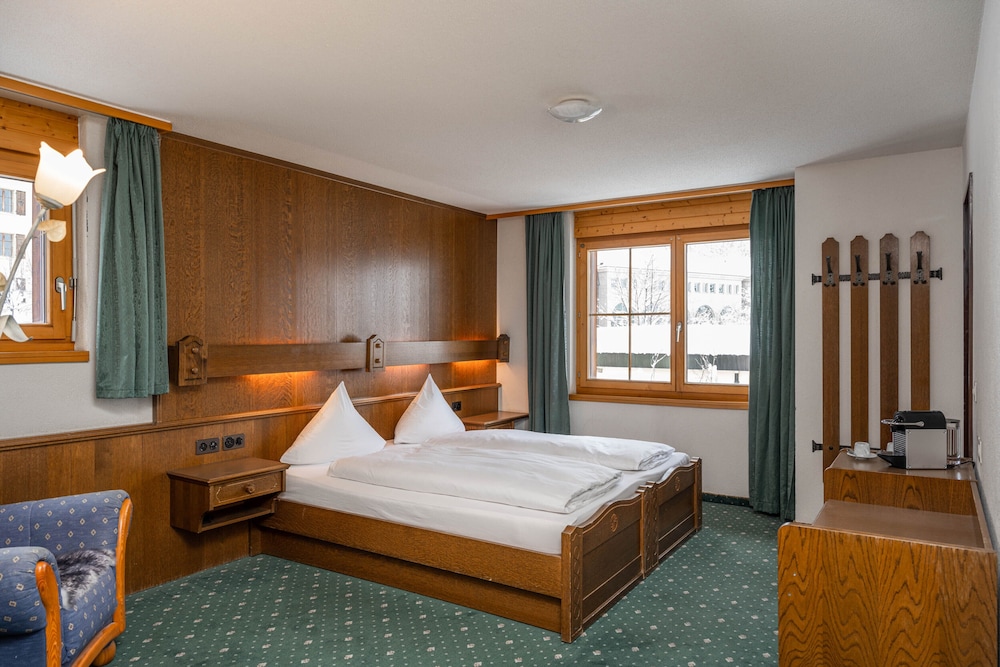 Grichting Hotel & Serviced Apartments 10/65