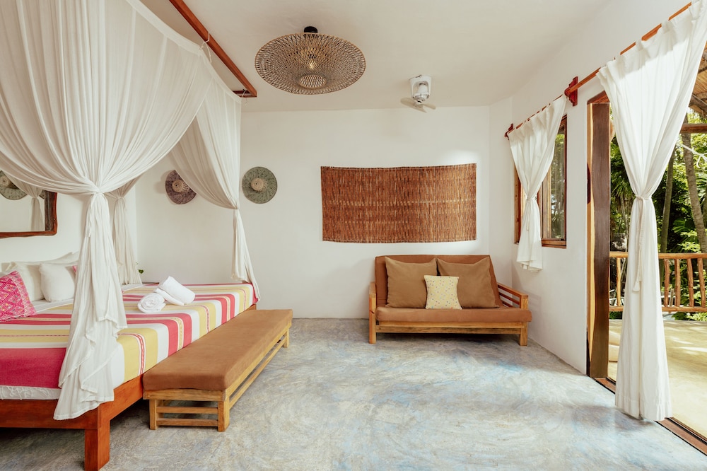STUDIO, COURTYARD VIEW