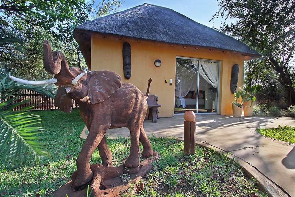 Normann Safari Bush Lodge 25/50