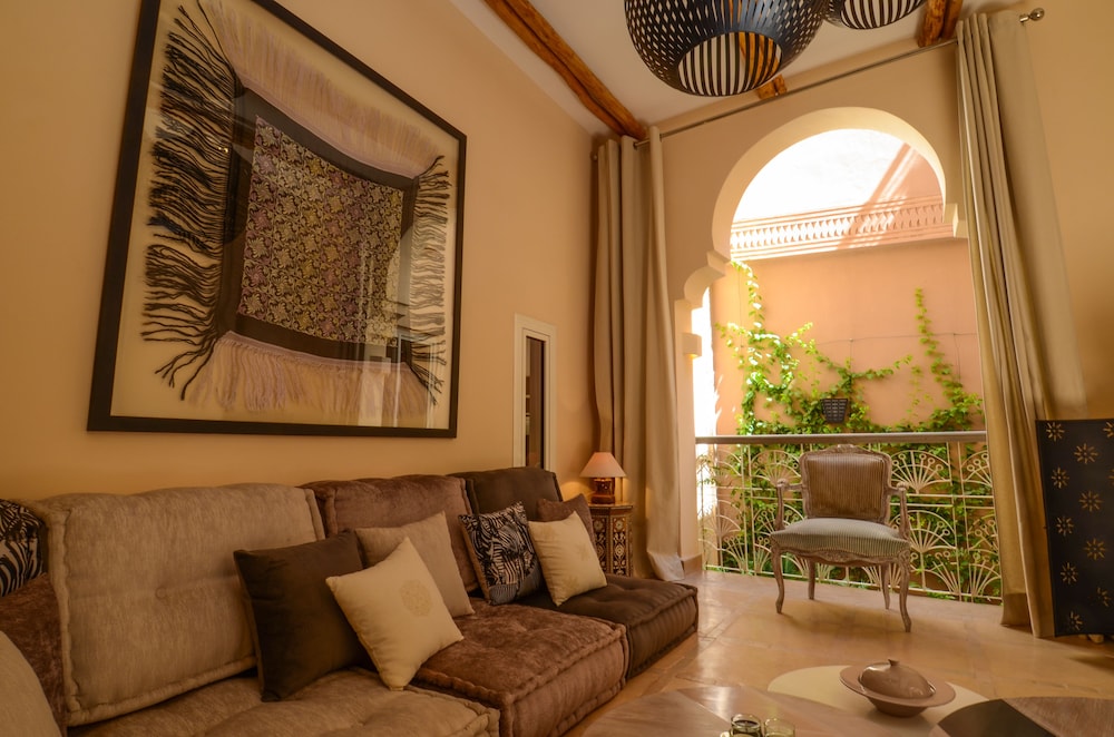 Riad Ayni 32/53