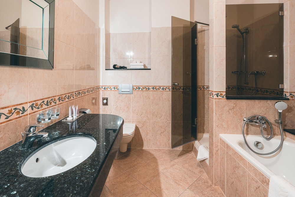Elysee Hotel Prague 63/66