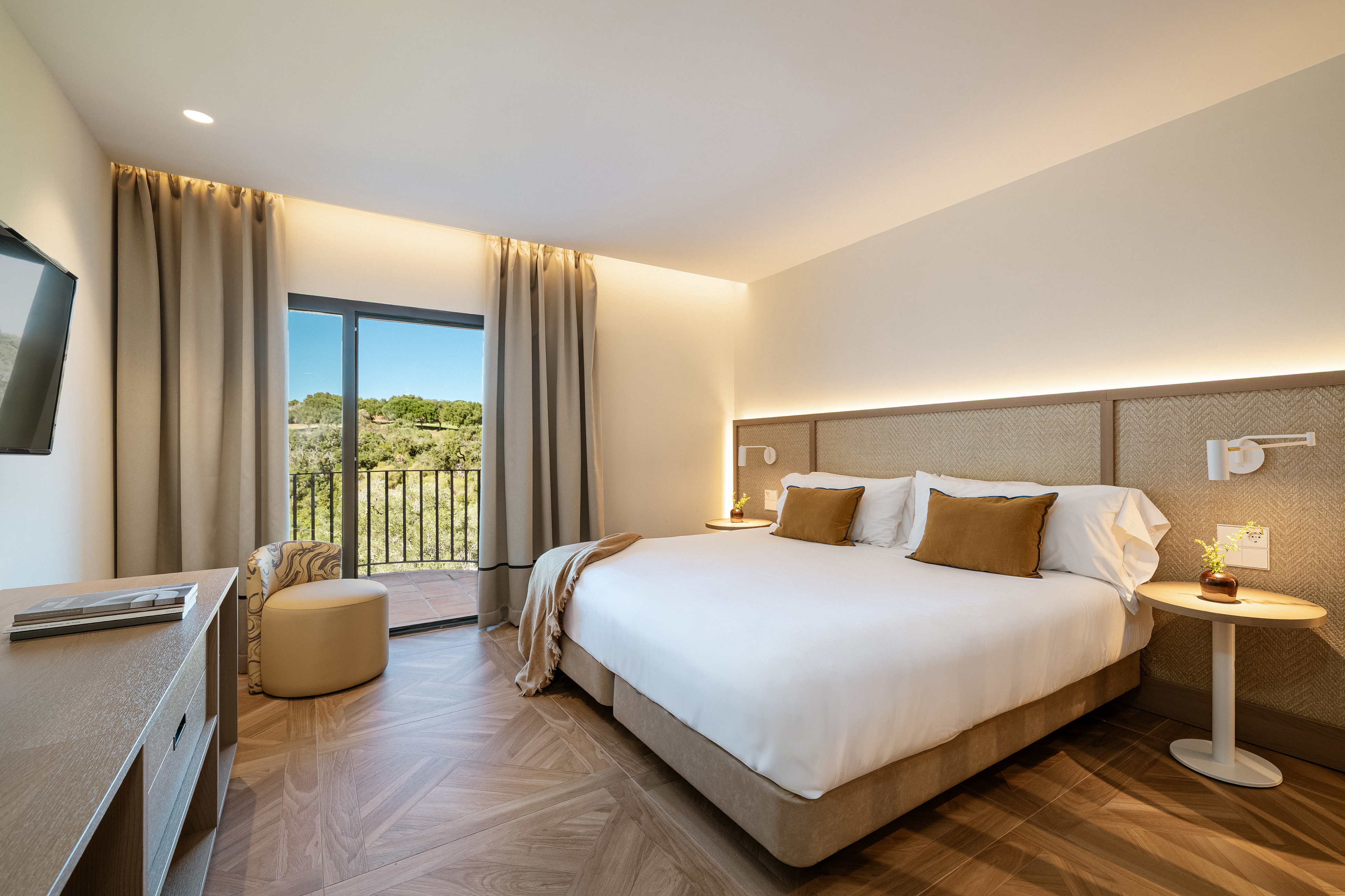 Legacy, Double or Twin Bed, with View