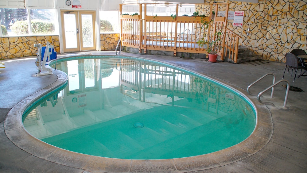 Silver Surf Motel 42/72