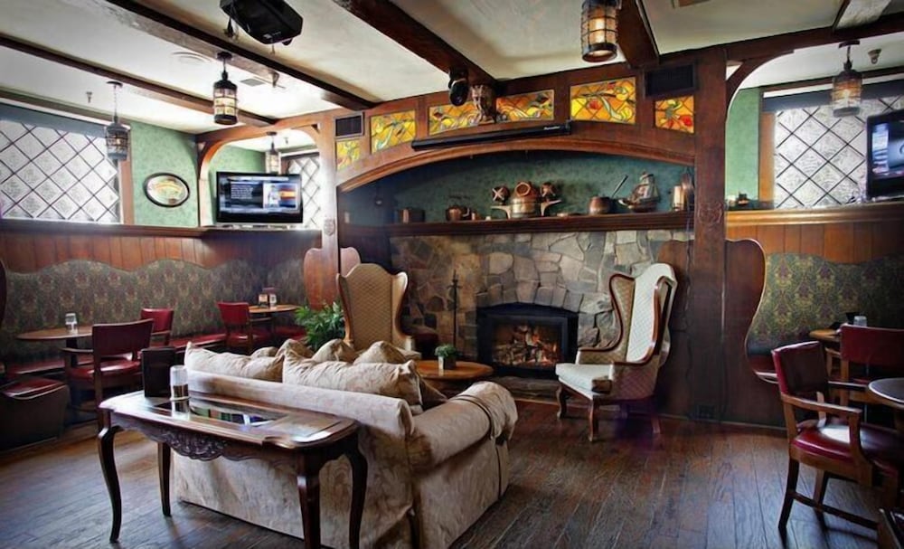 HISTORIC SANTA MARIA INN 44/67