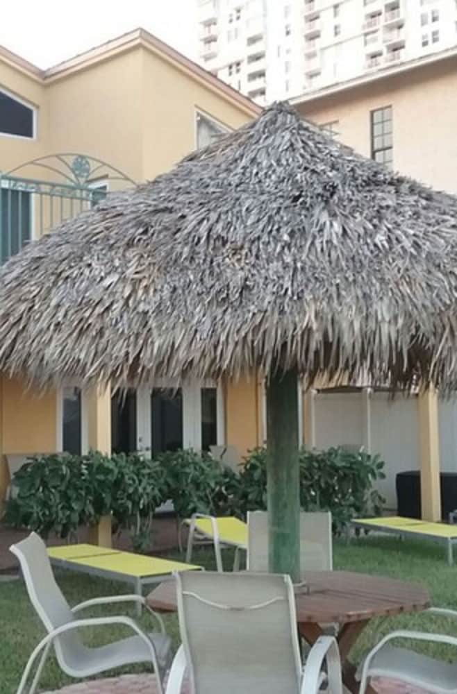 Ebb Tide Resort Oceanfront 58/69