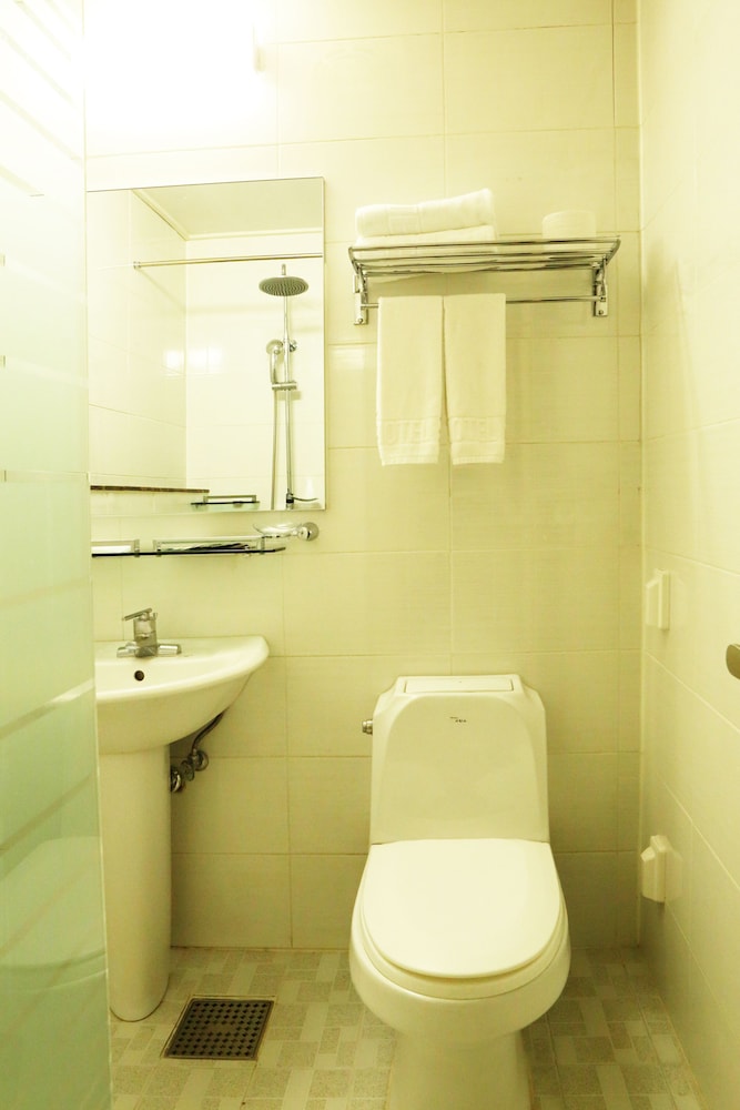The Hotel Yeong Jong 49/50