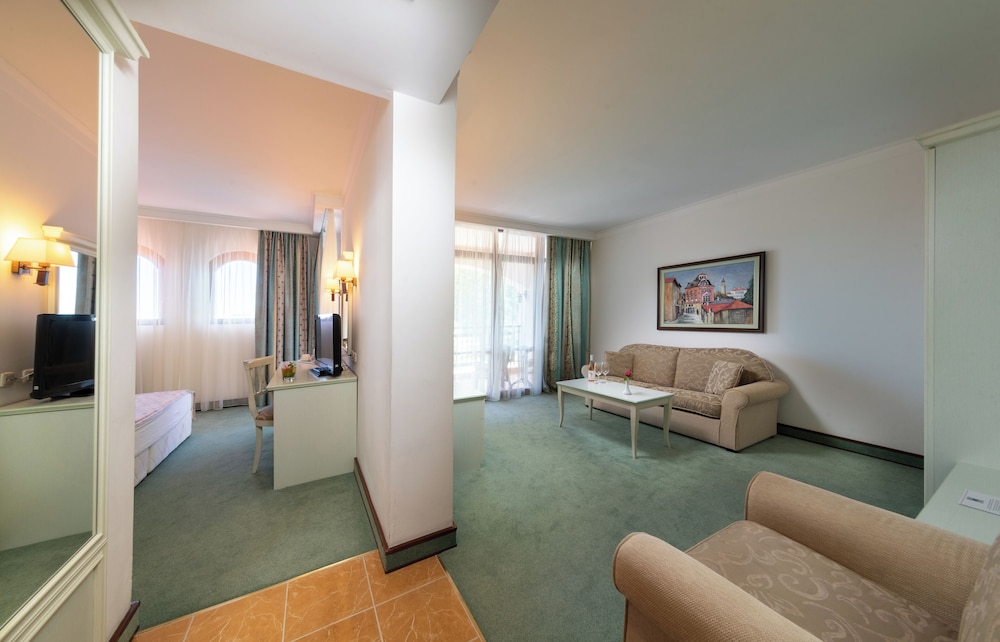 Helena Park Hotel 36/50