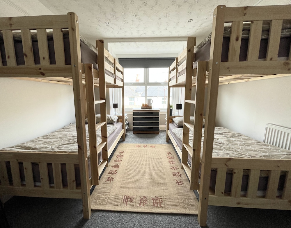 Breakers Lodge - Hostel 50/65