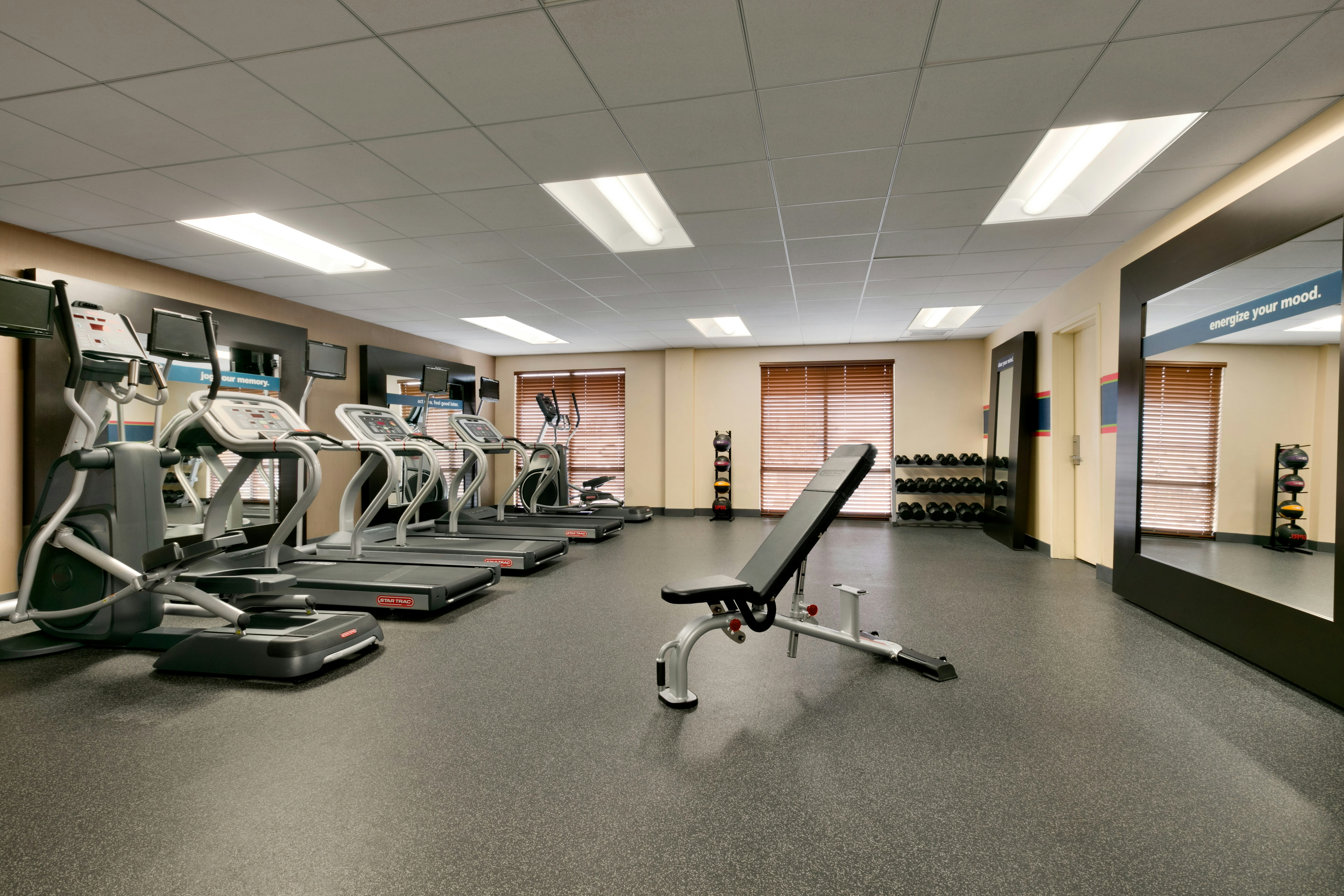 Hampton Inn & Suites Mahwah 26/60