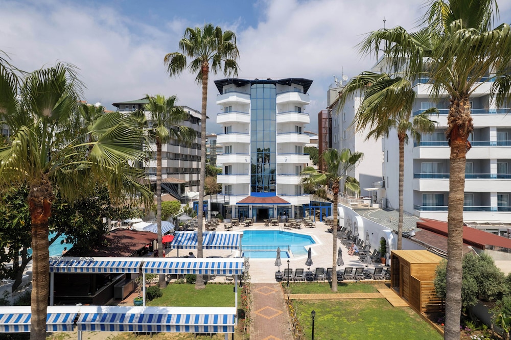 Elysee Beach Hotel 40/50