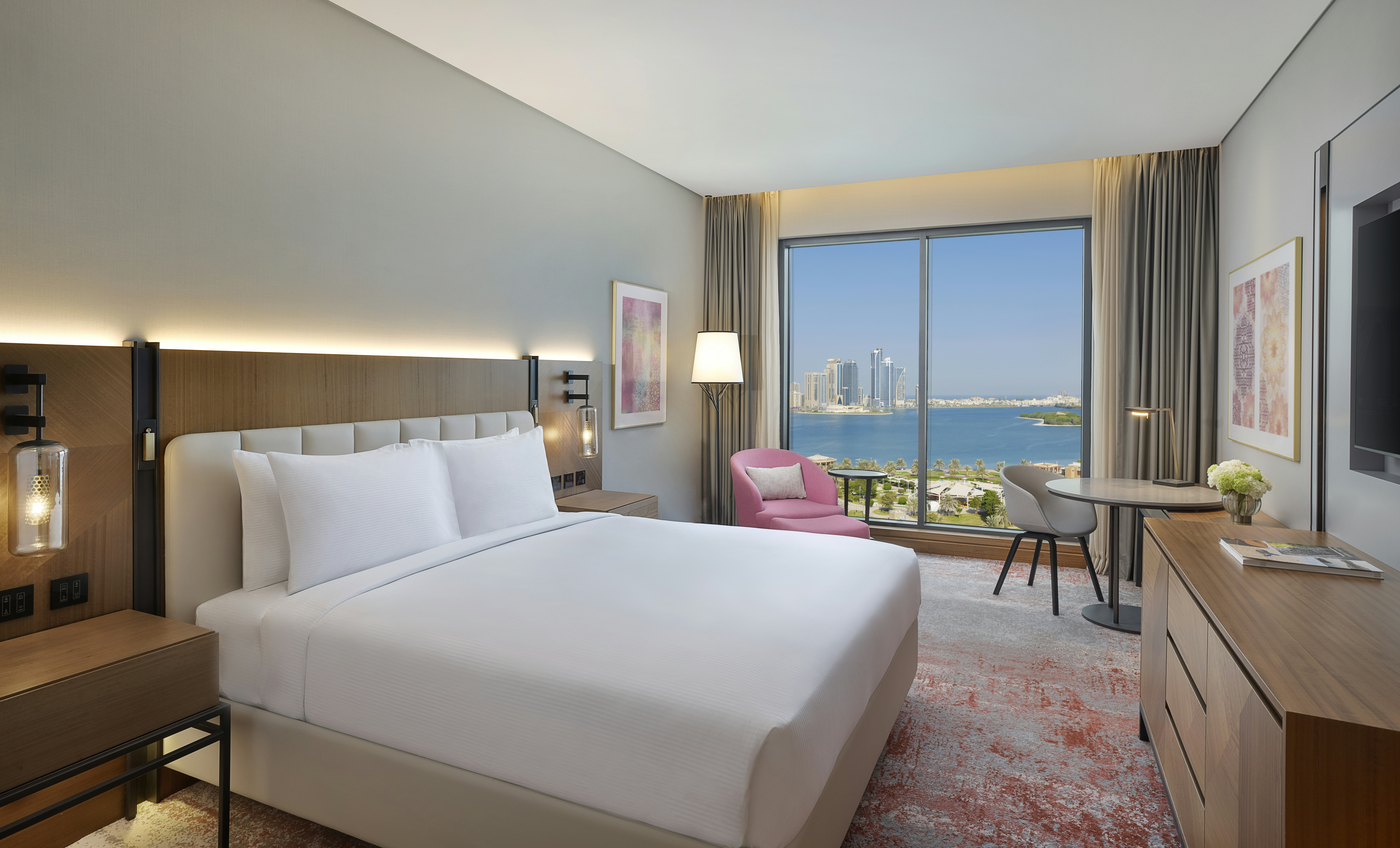 SUPERIOR, KING BED, WATER FRONT