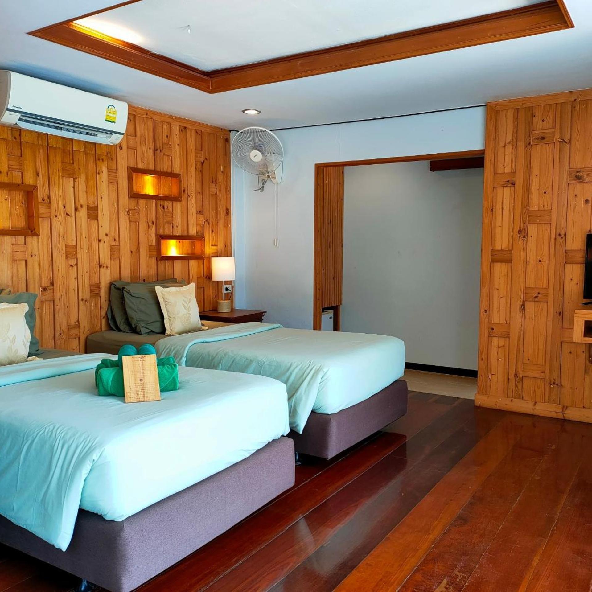 Thai, Twin Beds, Sea View