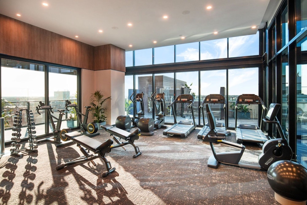Crowne Plaza Adelaide 42/81