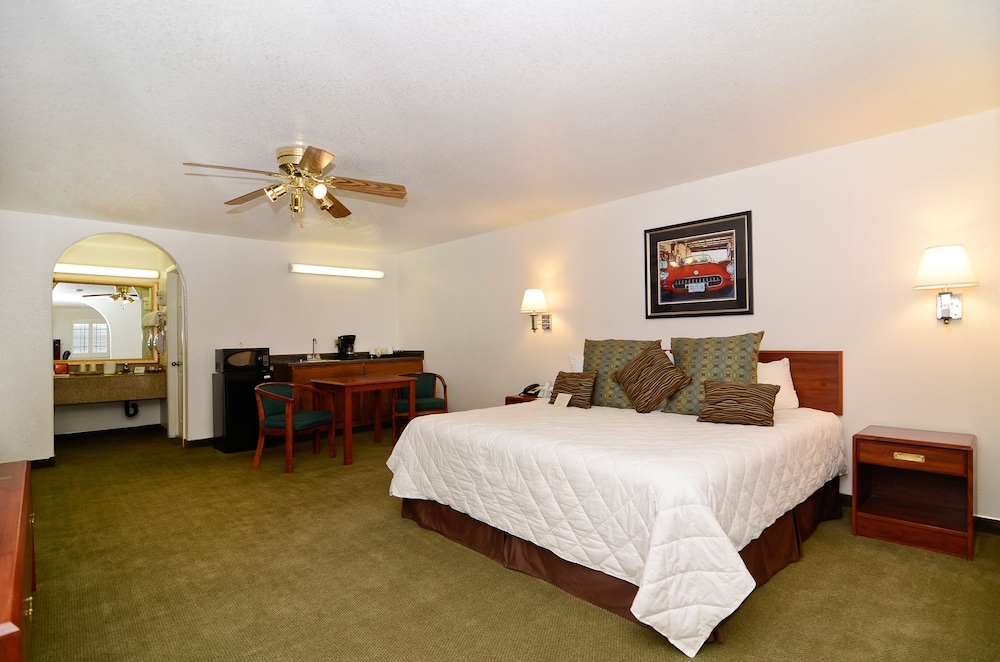 Best Western Colorado River Inn 16/36
