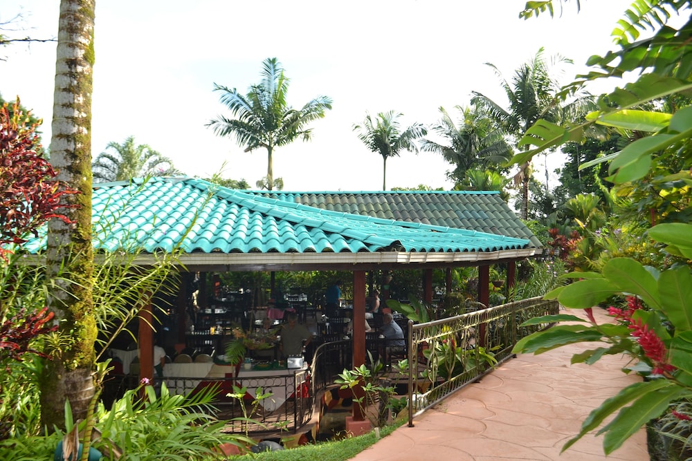 Blue River Resort Hot Springs and Spa in Guayabo