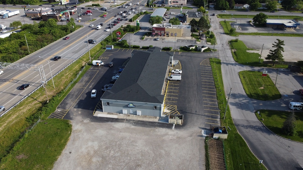 Days Inn By Wyndham Indianapolis East Post Road 35/54