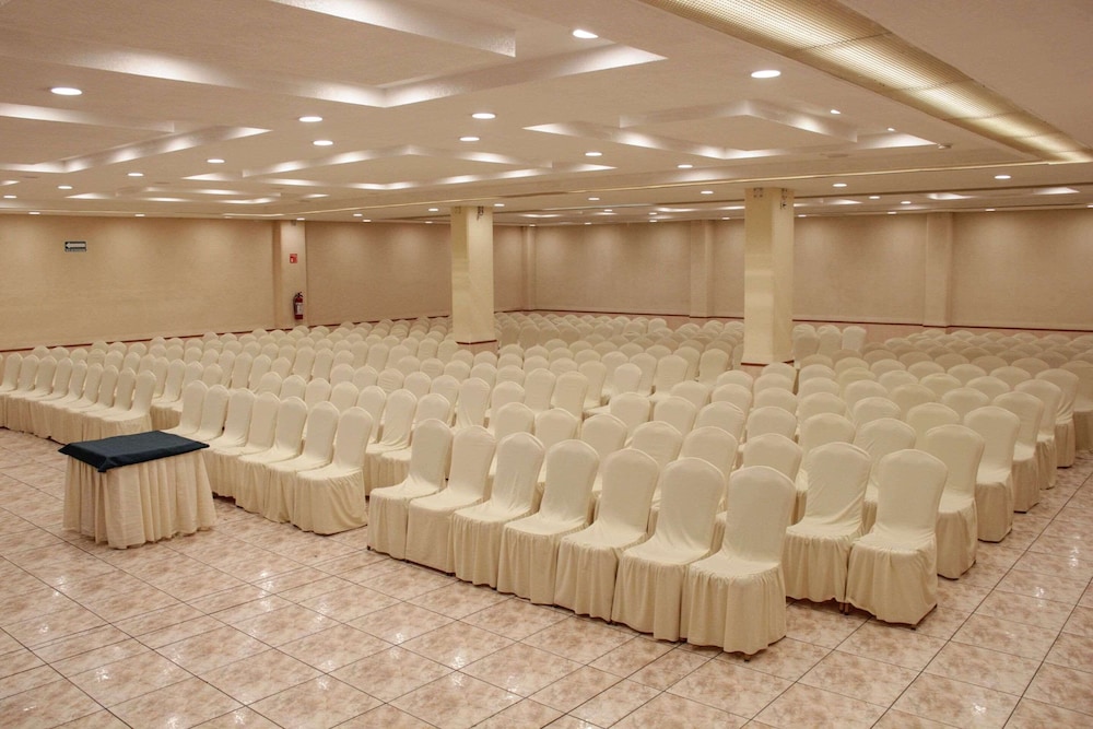 Radisson Hotel & Convention Center Toluca 21/50