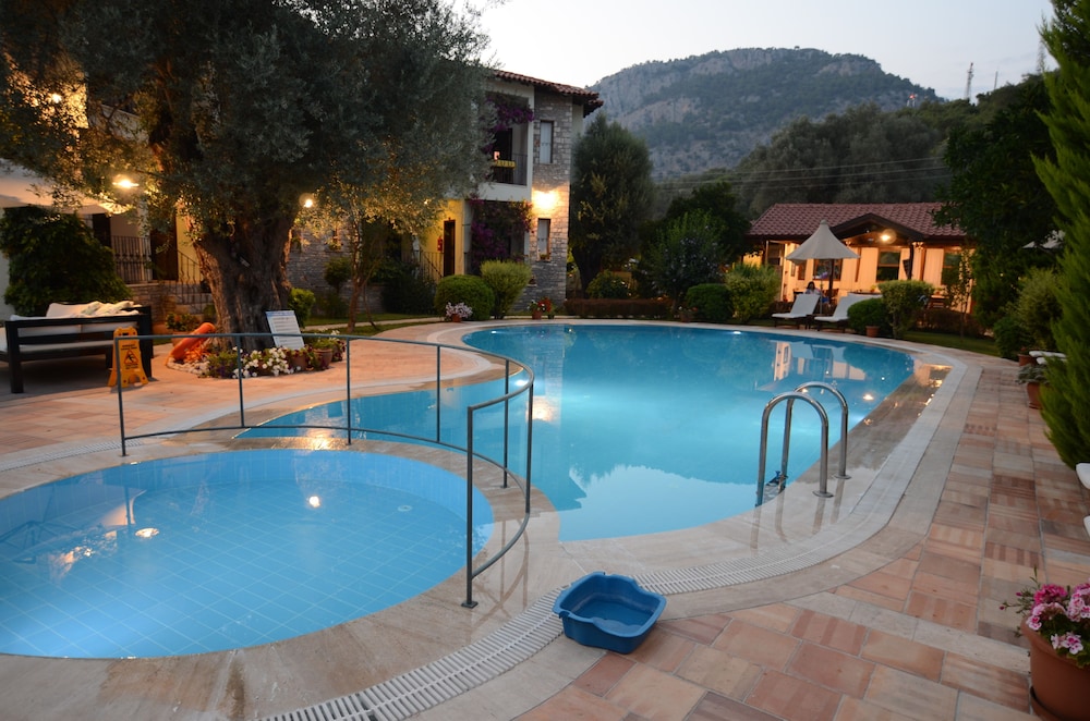 Olive Garden Apart Hotel 37/39