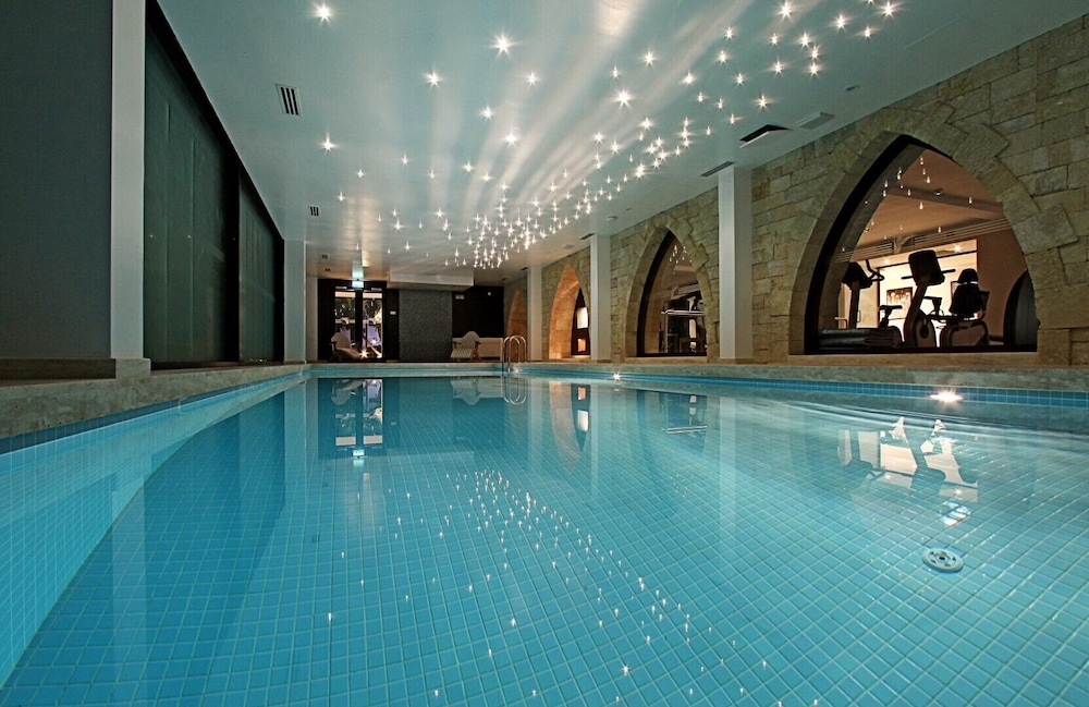 swimming pool spa