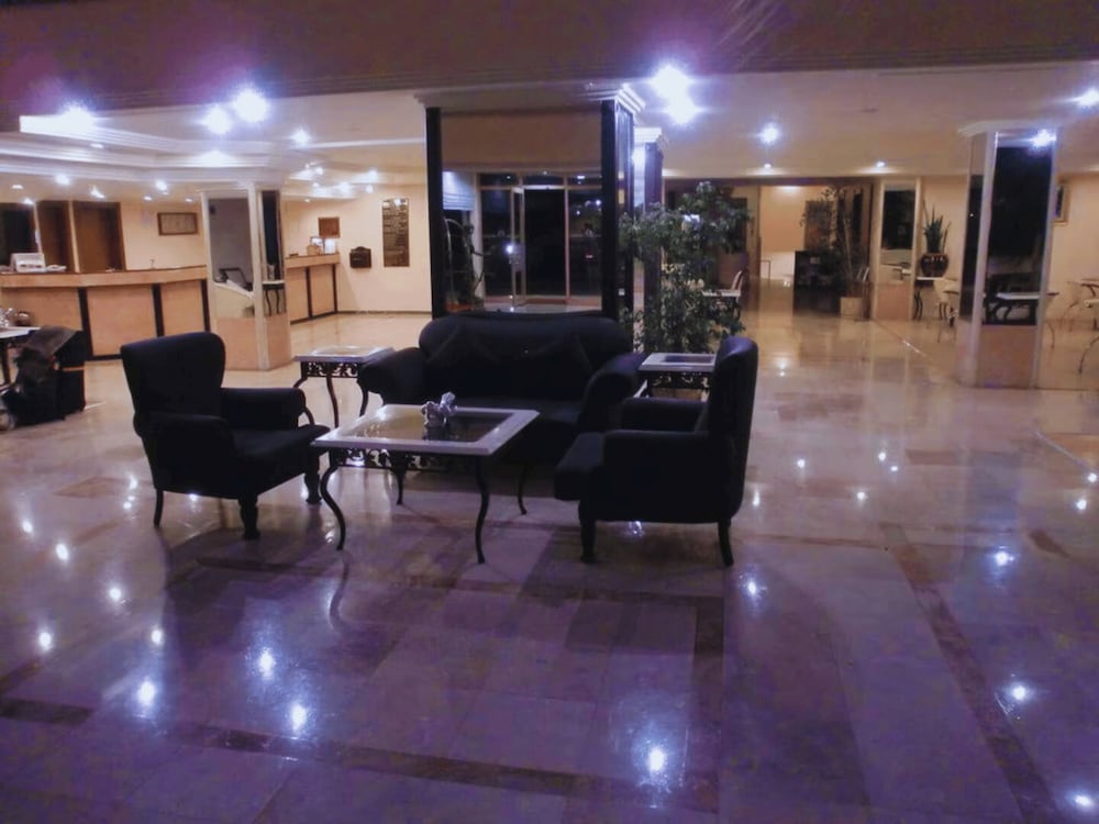 Senza Sunset Beach Hotel 69/87